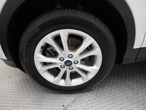 Used 2019 Ford Escape SEL image 28