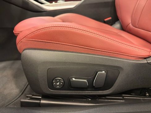 Used 2025 BMW 430i Coupe w/ M Sport Package image 28