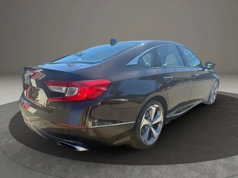 Used 2018 Honda Accord Touring image 5