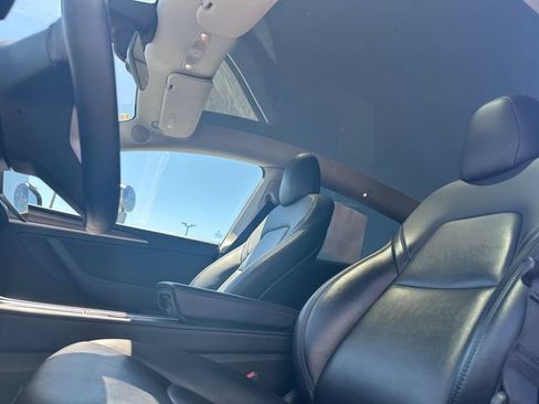 Used 2023 Tesla Model Y Performance AWD/4WD image 10