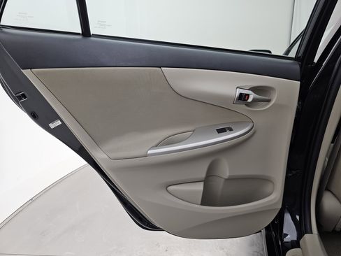 Used 2013 Toyota Corolla LE image 25