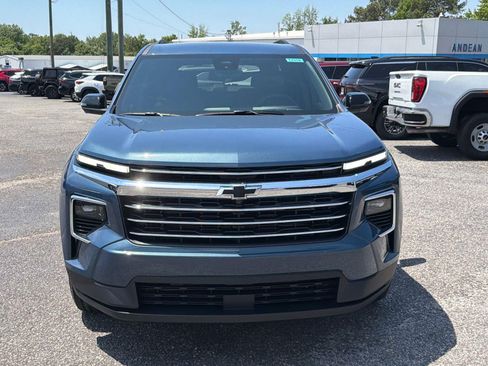 New 2026 Chevrolet Traverse LT w/ Driver Confidence Package AWD/4WD image 2