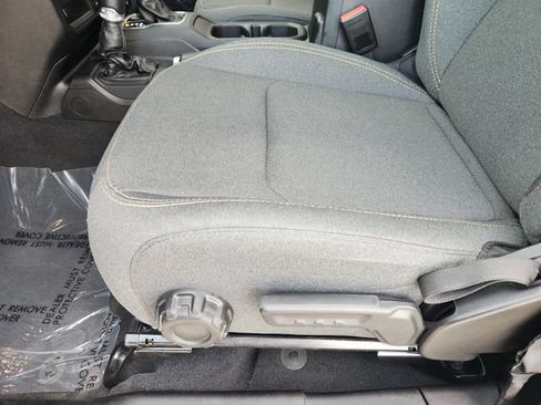 Used 2025 Jeep Gladiator Sport AWD/4WD image 25