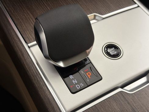 New 2026 Land Rover Range Rover SE image 16