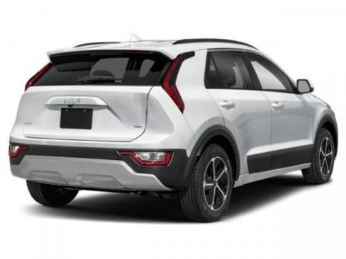 Used 2023 Kia Niro LX image 5
