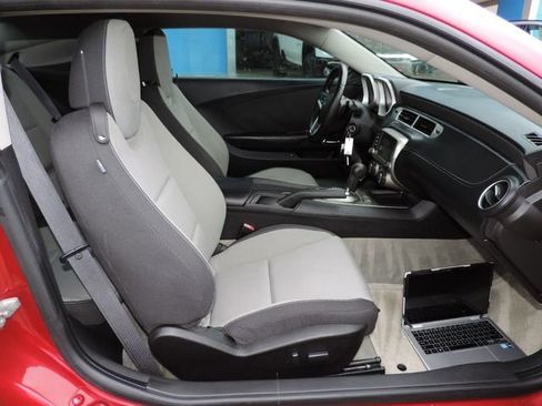 Used 2015 Chevrolet Camaro LT RWD image 19