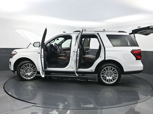 Used 2024 Ford Expedition Limited AWD/4WD image 40