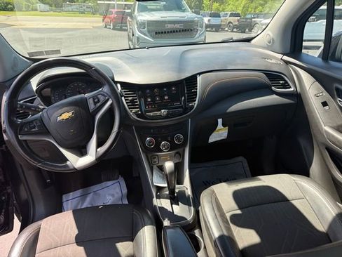 Used 2022 Chevrolet Trax LT w/ Driver Confidence Package AWD/4WD image 8