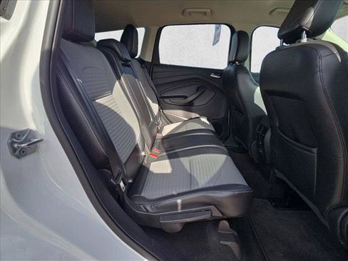 Used 2019 Ford Escape SE FWD image 17