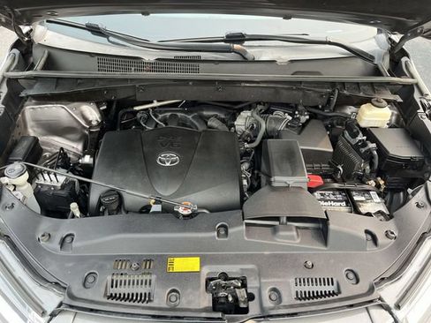 Used 2017 Toyota Highlander Limited AWD/4WD image 20