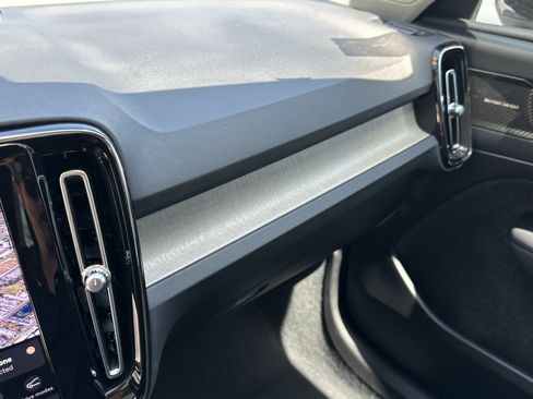 Used 2023 Volvo XC40 B4 Plus w/ Protection Package Premier FWD image 29