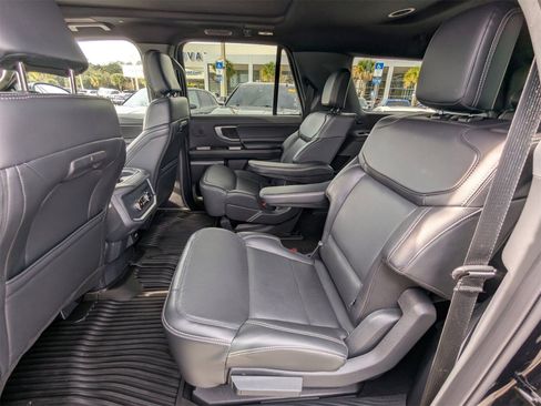 Used 2025 Ford Expedition Max Platinum w/ Stealth Performance Package image 15