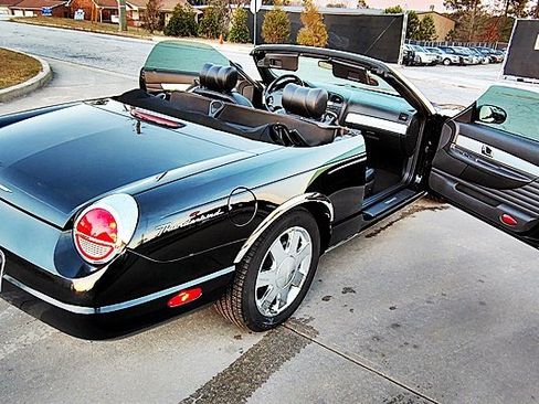 Used 2002 Ford Thunderbird Deluxe image 18