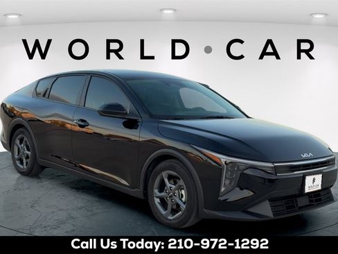 Certified 2025 Kia K4 image 1