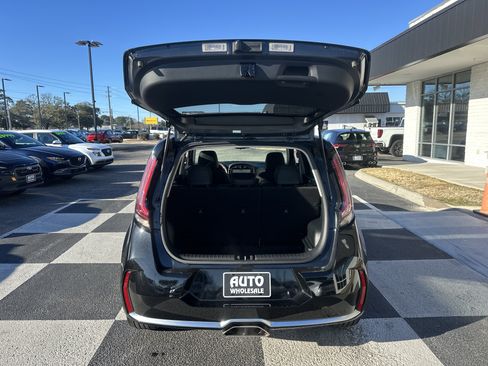 Used 2025 Kia Soul GT-Line image 5