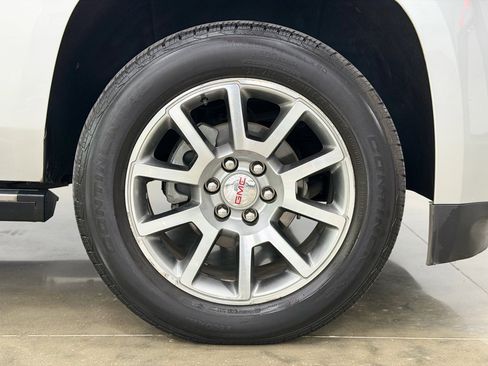 Used 2019 GMC Yukon XL Denali w/ Open Road Package image 10