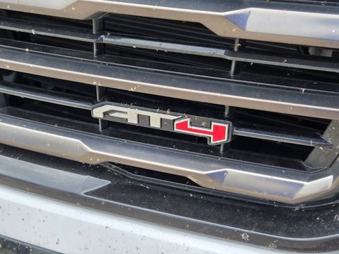 Used 2025 GMC Yukon AT4 Ultimate w/ LPO, AT4 Appearance Package AWD/4WD image 10
