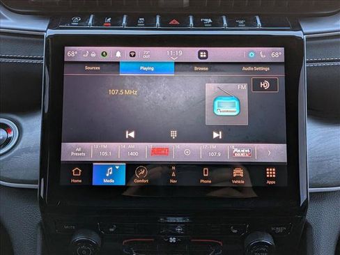 Used 2025 Jeep Grand Cherokee L Limited image 12