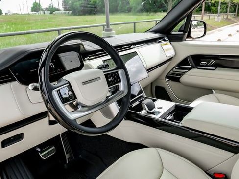 New 2026 Land Rover Range Rover Long Wheelbase Autobiography AWD/4WD image 2
