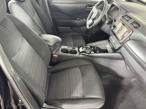 Used 2025 Nissan Leaf SV Plus image 8