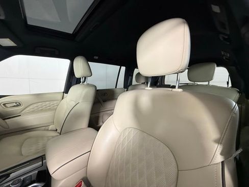 Used 2024 INFINITI QX80 Sensory AWD/4WD image 5