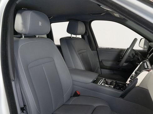 Used 2023 Rolls-Royce Cullinan AWD/4WD image 32