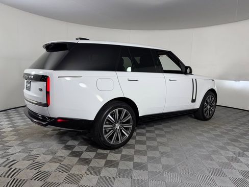 Used 2023 Land Rover Range Rover SE image 4