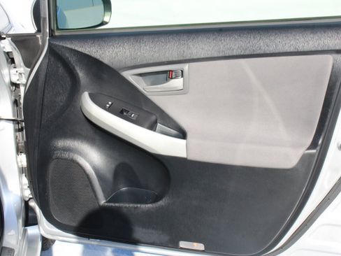 Used 2013 Toyota Prius Two image 17