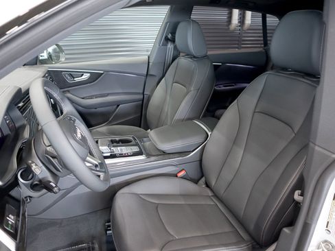 New 2026 Audi Q8 Premium Plus image 6