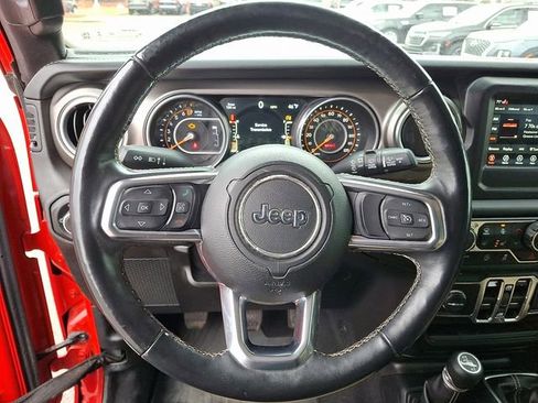 Used 2018 Jeep Wrangler Unlimited Sahara image 15