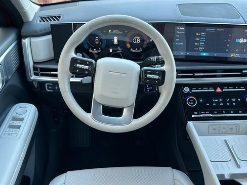 Used 2025 Hyundai Santa Fe SEL image 12