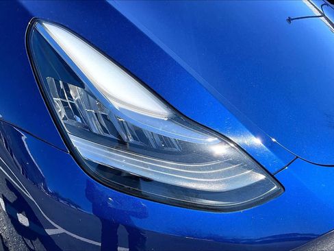 Used 2022 Tesla Model Y Long Range image 26