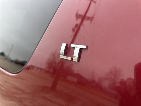 Used 2009 Chevrolet Suburban LT image 8