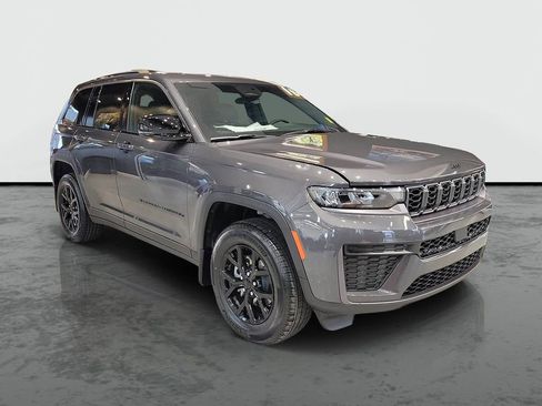 New 2026 Jeep Grand Cherokee Altitude AWD/4WD image 1