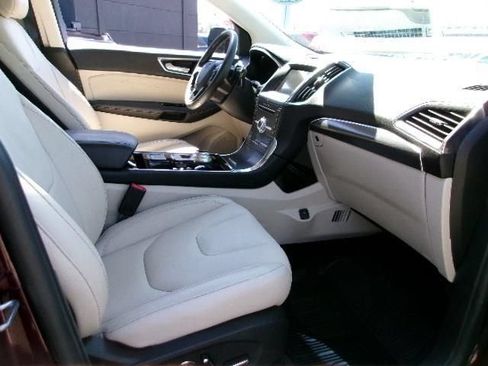 Certified 2019 Ford Edge Titanium w/ Cold Weather Package AWD/4WD image 4