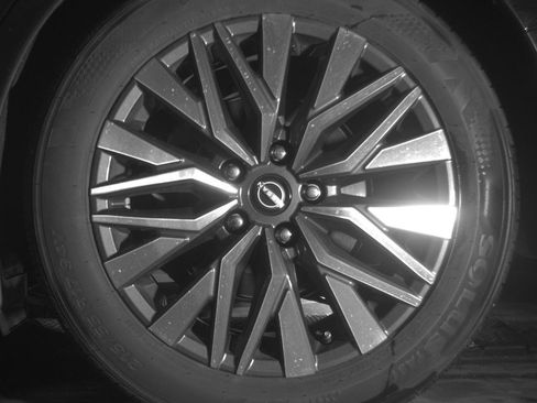 Used 2025 Nissan Altima 2.5 SV FWD image 14