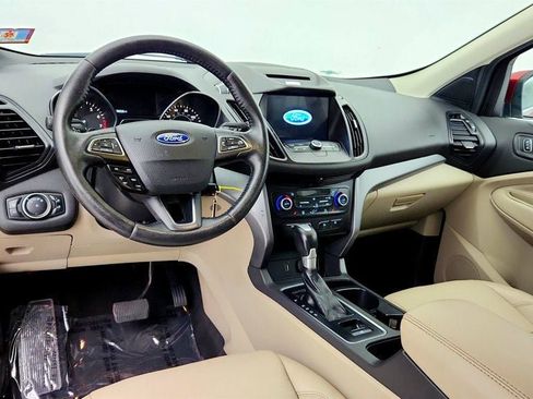 Used 2017 Ford Escape SE w/ SE Leather Comfort Package FWD image 11