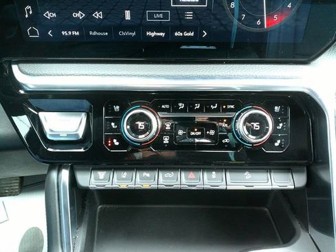 Used 2024 GMC Sierra 3500 Denali w/ Denali Reserve Package image 21