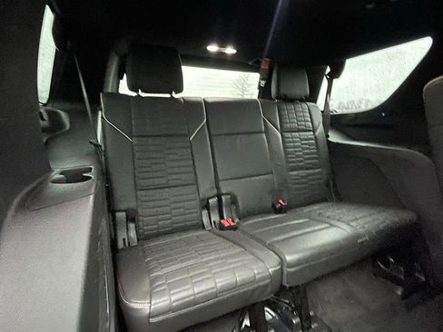 Used 2022 Cadillac Escalade Sport Platinum w/ LPO, ONYX Package image 19