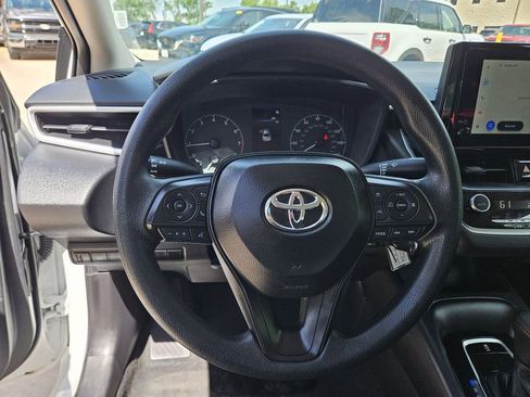 Used 2025 Toyota Corolla LE FWD image 18
