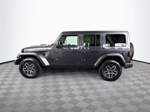 Used 2025 Jeep Wrangler Unlimited Sahara AWD/4WD image 3