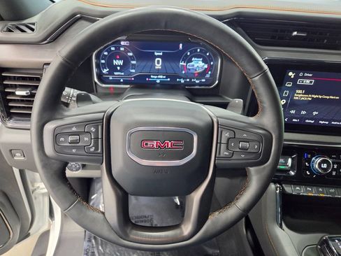Used 2025 GMC Sierra 1500 AT4 w/ Technology Package AWD/4WD image 30