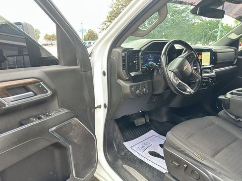 Used 2024 Chevrolet Silverado 2500 LT w/ Convenience Package AWD/4WD image 18