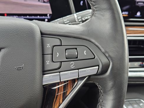 Certified 2023 Cadillac Escalade Premium Luxury AWD/4WD image 27