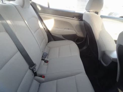 Used 2018 Hyundai Elantra SE w/ SE Connectivity Package 04 image 11