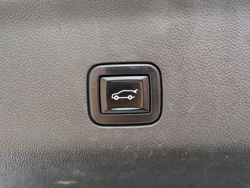 Used 2021 GMC Yukon Denali w/ Denali Ultimate Package image 39