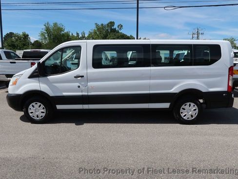 Used 2019 Ford Transit 350 XLT RWD image 2