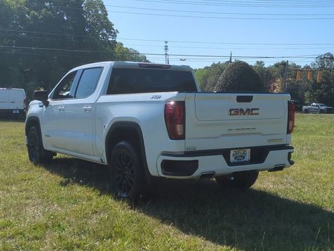 Used 2022 GMC Sierra 1500 Elevation w/ X31 Off-Road Package AWD/4WD image 11