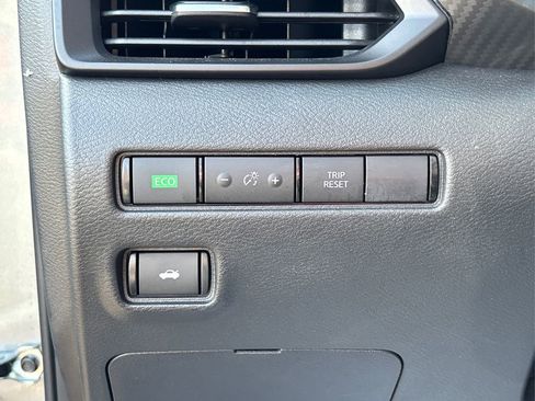 Used 2025 Nissan Sentra S FWD image 30