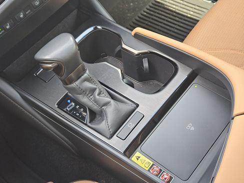 Used 2024 Lexus ES 350 Ultra Luxury w/ Accessory Package (Z2) FWD image 20
